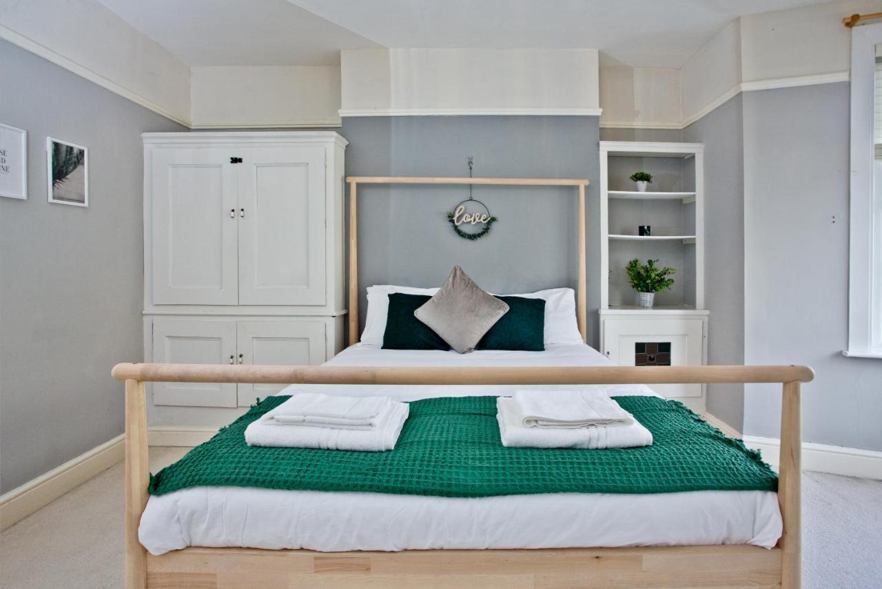Central Plymouth House - Sleeps 6 - Pets Welcome